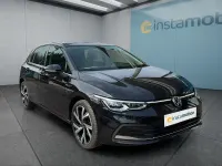 Second-hand VW Golf VIII 190 CP (139 kW) 2022 Negru Hatchback