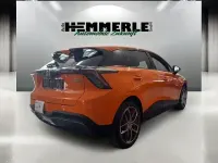 Gebraucht MG MG4 EV Trophy 180 kW (245 PS) 2023 Orange & black roof Kleinwagen