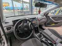 Gebraucht Hyundai i30 101 PS (74 kW) 2016 Silber Kombi