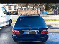 Gebraucht Mercedes 220 150 PS (110 kW) 2004 Blau Kombi