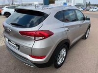 gebraucht Hyundai Tucson mit PDC+AHK+NAVI+WKR Top-Zustand