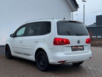 Gebraucht VW Touran Cup 140 PS (102 kW) 2014 Weiß Van / Kleinbus