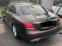 Gebraucht Mercedes E220 194 PS (142 kW) 2017 Braun Limousine