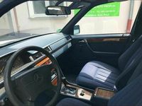 Gebraucht Mercedes E280 197 PS (144 kW) 1993 Weiß Limousine