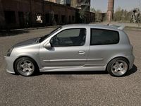Gebraucht Renault Clio II 169 PS (124 kW) 2002 Silber Kleinwagen