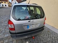 Gebraucht Opel Zafira 101 PS (74 kW) 2004 Silber Van / Kleinbus