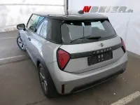 Używany Mini Cooper 156 KM (114 kW) 2024 Srebrny Hatchback