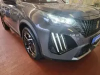Gebraucht Peugeot 2008 Allure 101 PS (74 kW) 2024 Grau/typ aussenverkleidung met SUV