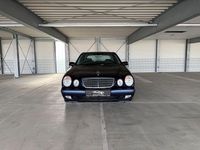 Gebraucht Mercedes E200 163 PS (119 kW) 2001 Blau Limousine
