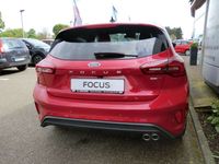 Gebraucht Ford Focus ST-Line X 125 PS (91 kW) 2024 Fantastic red tc Kleinwagen