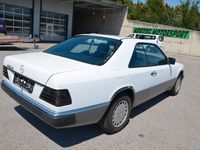 Second-hand Mercedes E230 132 CP (97 kW) 1987 Alb