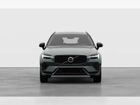 Neu Volvo XC60 Plus 455 PS (334 kW) 2026 Grün (forest lake / metallic) SUV