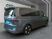 Gebraucht VW Multivan Life 150 PS (110 kW) 2025 Indiumgrau metallic Van / Kleinbus