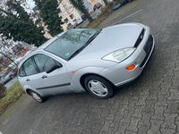 Gebraucht Ford Focus Trend 101 PS (74 kW) 2000 Silber Limousine