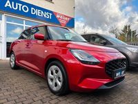 Gebraucht Suzuki Swift Comfort 83 PS (61 kW) 2025 Burning red pearl metallic Kleinwagen