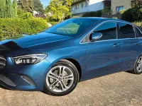 Gebraucht Mercedes B200 150 PS (110 kW) 2019 Blau Van / Kleinbus
