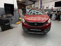 Gebraucht Peugeot 2008 Allure 110 PS (80 kW) 2016 Rot/metalliclackierung + klarl SUV