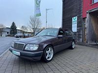 Gebraucht Mercedes E230 132 PS (97 kW) 1991 Grau Kombi