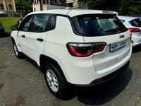 Gebraucht Jeep Compass Sport 140 PS (102 kW) 2019 White clear coat SUV