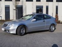 Gebraucht Mercedes C180 129 PS (94 kW) 2002 Silber Coupé