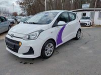 Gebraucht Hyundai i10 67 PS (49 kW) 2017 Polar white / sol Kleinwagen
