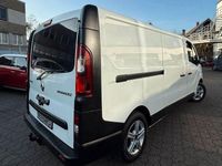Gebraucht Renault Trafic 121 PS (88 kW) 2019 Weiß Van / Kleinbus