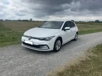 Gebraucht VW Golf VIII 90 PS (66 kW) 2022 Weiß Limousine