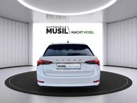 Gebraucht Skoda Octavia 204 PS (150 kW) 2022 Candyweiss Kombi