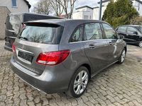 Gebraucht Mercedes B180 122 PS (89 kW) 2016 Grau Van / Kleinbus