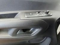 Używany Opel Combo 131 KM (96 kW) 2021 Biały Minivan