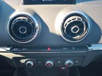 Gebraucht Audi A3 Cabriolet Ambiente 179 PS (131 kW) 2015 Rot Cabrio