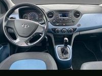 Gebraucht Hyundai i10 67 PS (49 kW) 2015 Weiß Kleinwagen