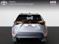 Neu Toyota Yaris Cross Team 131 PS (96 kW) 2026 Silber SUV