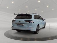 Gebraucht VW Golf VIII R-line 150 PS (110 kW) 2026 Crystal ice blue Kombi