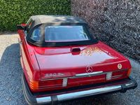 Gebraucht Mercedes 560 230 PS (169 kW) 1986 Rot Cabrio