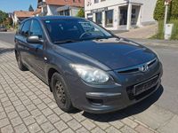 Gebraucht Hyundai i30 109 PS (80 kW) 2010 Grau Kombi