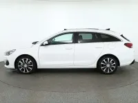 Gebraucht Hyundai i30 Style 136 PS (100 kW) 2019 Polar white Kombi