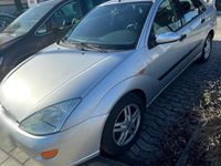 Second-hand Ford Focus 101 CP (74 kW) 2001 Argintiu Berlinǎ