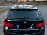 Gebraucht BMW 320 184 PS (135 kW) 2013 Schwarz Kombi