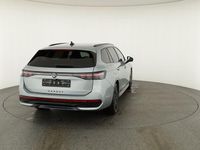 Gebraucht VW Passat R-line 193 PS (141 kW) 2026 Oyster silver metallic Kombi