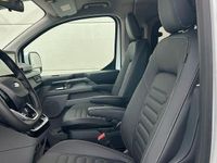 Neu Ford Tourneo Titanium X 170 PS (125 kW) 2026 Silber Van / Kleinbus