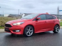 Używany Ford Focus ST-Line 182 KM (133 kW) 2018 Czerwony Sedan/Limuzyna