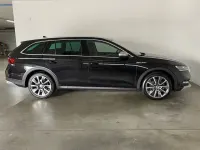 Gebraucht Skoda Octavia Scout 200 PS (147 kW) 2023 Blackmagic perleffekt (metallic) Kombi
