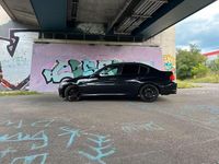 Gebraucht BMW 318 143 PS (105 kW) 2011 Schwarz Limousine