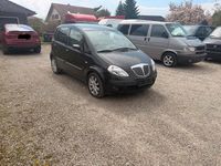 Usata Lancia Musa 101 CV (74 kW) 2005 Marrone Monovolume