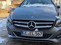 Gebraucht Mercedes B180 122 PS (89 kW) 2015 Grau Van / Kleinbus
