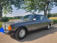 Używany Mercedes E230 136 KM (100 kW) 1983 Szary Sedan/Limuzyna