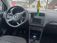 Gebraucht VW Polo 75 PS (55 kW) 2014 Weiß Kleinwagen