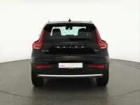 Neu Volvo XC40 163 PS (119 kW) 2025 Onyxschwarzmet. SUV