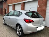 Usata Opel Astra 2011 Argento Berlina